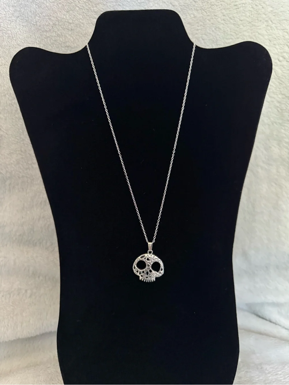 Silver Skull Pendant Necklace - Women Jewelry